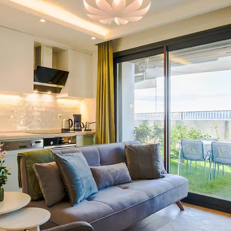 Apartman Cozy Flat With Backyard 5 Min To Marina Çeşme