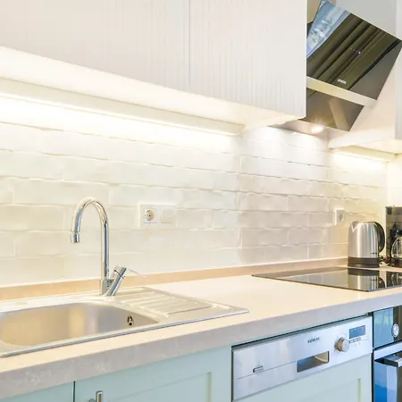 Cozy Flat With Backyard 5 Min To Marina *